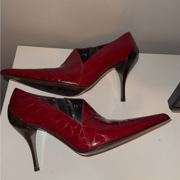 Donald Pliner Chad Red Croc Embossed Leather Point Toe Stiletto Heel Booties - Picture 6 of 6